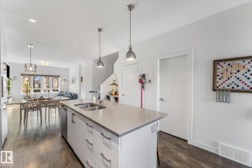 21 Kenton Way, Spruce Grove, AB - Indoor Photo Showing Kitchen With Double Sink