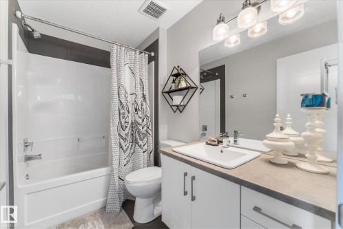 21 Kenton Way, Spruce Grove, AB - Indoor Photo Showing Bathroom