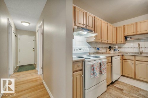 204 2620 Mill Woods Road E, Edmonton, AB - Indoor Photo Showing Kitchen