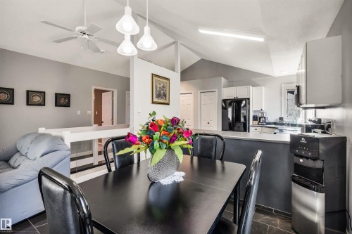 11239 12 Avenue, Edmonton, AB - Indoor Photo Showing Dining Room