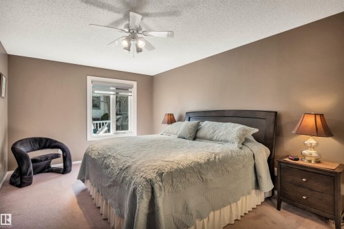 11239 12 Avenue, Edmonton, AB - Indoor Photo Showing Bedroom