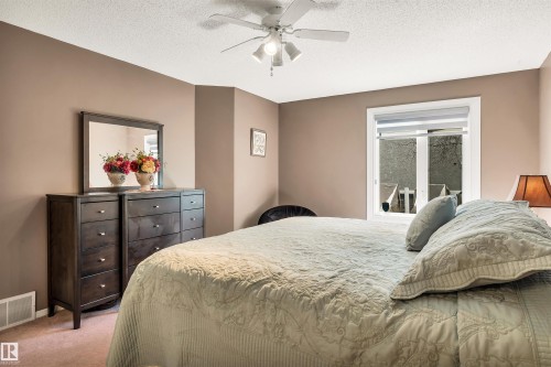 11239 12 Avenue, Edmonton, AB - Indoor Photo Showing Bedroom