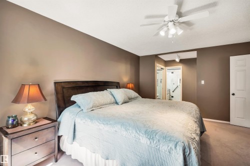 11239 12 Avenue, Edmonton, AB - Indoor Photo Showing Bedroom