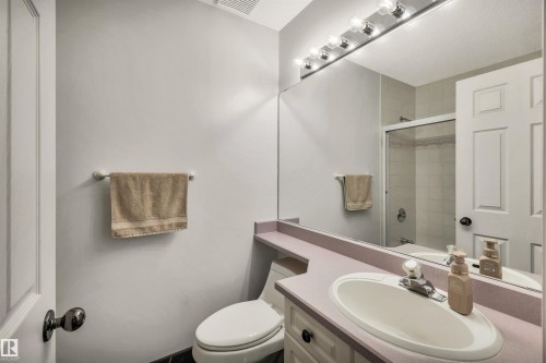 11239 12 Avenue, Edmonton, AB - Indoor Photo Showing Bathroom