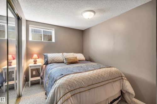 11239 12 Avenue, Edmonton, AB - Indoor Photo Showing Bedroom