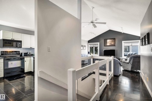 11239 12 Avenue, Edmonton, AB - Indoor Photo Showing Other Room