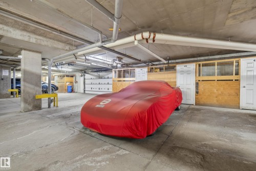 #113 13625 34 St Nw, Edmonton, AB - Indoor Photo Showing Garage