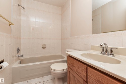5735 161 Avenue, Edmonton, AB - Indoor Photo Showing Bathroom