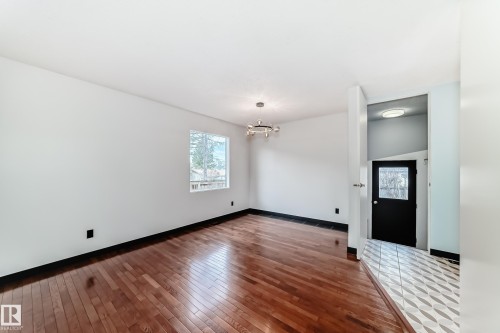 8608 37 Avenue, Edmonton, AB - Indoor Photo Showing Other Room