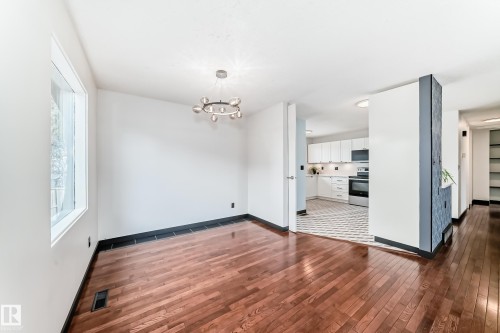 8608 37 Avenue, Edmonton, AB - Indoor