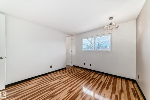 8608 37 Avenue, Edmonton, AB - Indoor Photo Showing Other Room