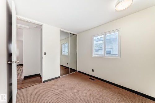 8608 37 Avenue, Edmonton, AB - Indoor Photo Showing Other Room