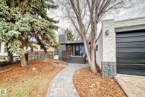 8608 37 Avenue, Edmonton, AB - Outdoor