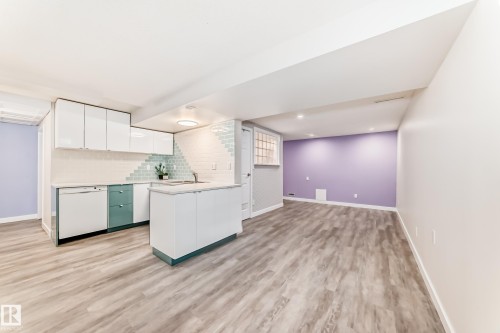 8608 37 Avenue, Edmonton, AB - Indoor Photo Showing Kitchen