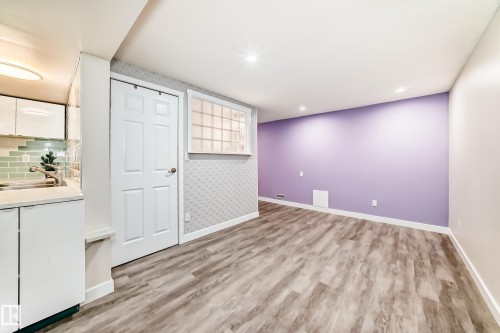8608 37 Avenue, Edmonton, AB - Indoor Photo Showing Other Room