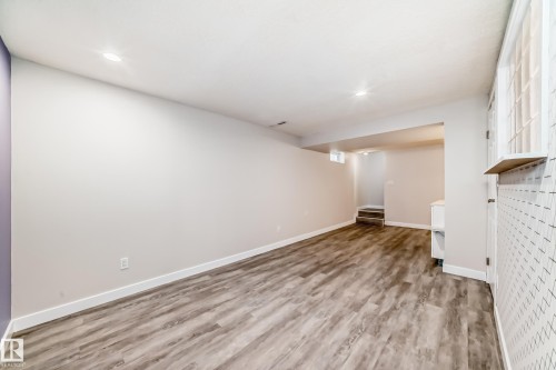 8608 37 Avenue, Edmonton, AB - Indoor Photo Showing Other Room