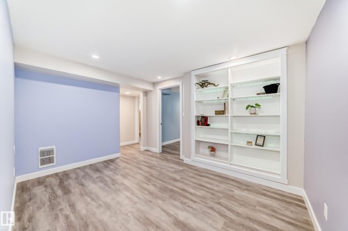 8608 37 Avenue, Edmonton, AB - Indoor Photo Showing Other Room