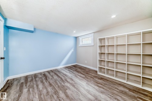 8608 37 Avenue, Edmonton, AB - Indoor