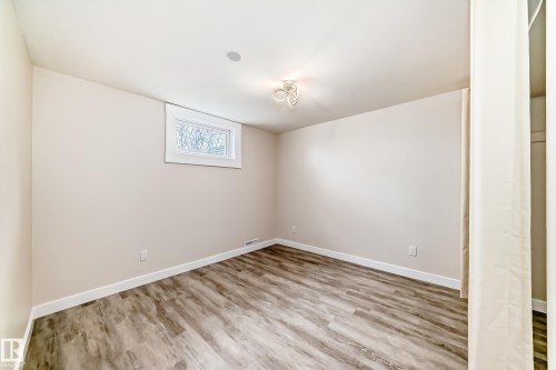 8608 37 Avenue, Edmonton, AB - Indoor Photo Showing Other Room