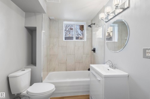 10715 135 Street, Edmonton, AB - Indoor Photo Showing Bathroom