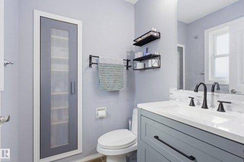 4503 48 Avenue, Onoway, AB - Indoor Photo Showing Bathroom