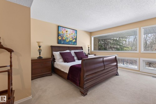 76 Willow Way, Edmonton, AB - Indoor Photo Showing Bedroom