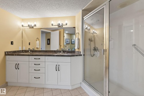 76 Willow Way, Edmonton, AB - Indoor Photo Showing Bathroom