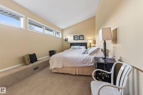 76 Willow Way, Edmonton, AB - Indoor Photo Showing Bedroom