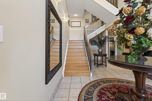 76 Willow Way, Edmonton, AB - Indoor Photo Showing Other Room