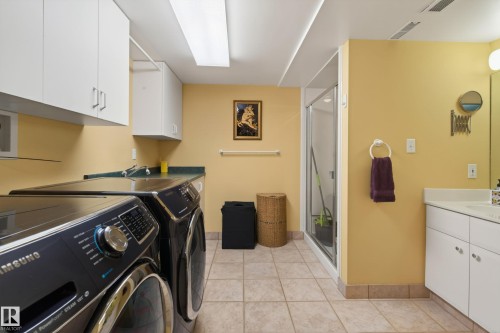 76 Willow Way, Edmonton, AB - Indoor Photo Showing Laundry Room