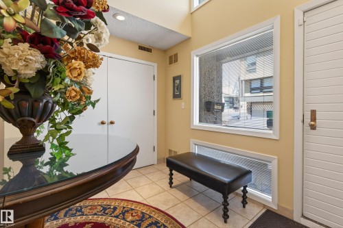 76 Willow Way, Edmonton, AB - Indoor Photo Showing Other Room