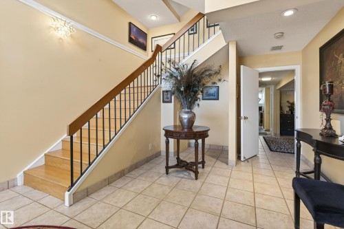 76 Willow Way, Edmonton, AB - Indoor Photo Showing Other Room