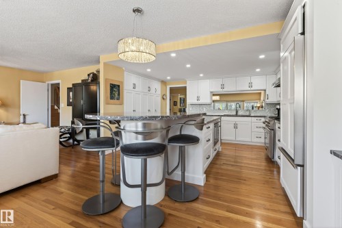 76 Willow Way, Edmonton, AB - Indoor Photo Showing Kitchen