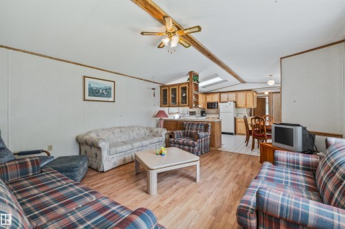 33 59316 Range Rd 54, Rural Barrhead County, AB - Indoor Photo Showing Living Room