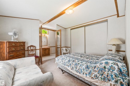 33 59316 Range Rd 54, Rural Barrhead County, AB - Indoor Photo Showing Bedroom