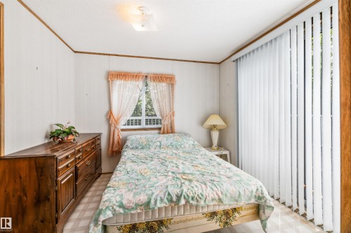 33 59316 Range Rd 54, Rural Barrhead County, AB - Indoor Photo Showing Bedroom