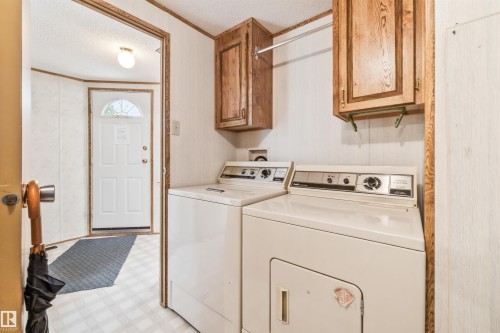 33 59316 Range Rd 54, Rural Barrhead County, AB - Indoor Photo Showing Laundry Room