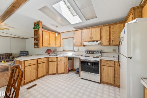33 59316 Range Rd 54, Rural Barrhead County, AB - Indoor Photo Showing Kitchen