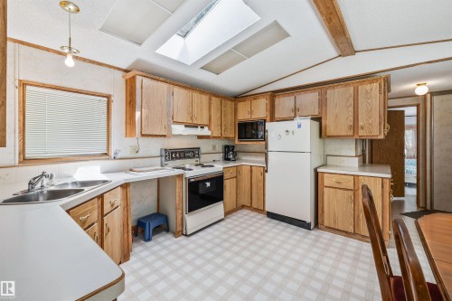 33 59316 Range Rd 54, Rural Barrhead County, AB - Indoor Photo Showing Kitchen With Double Sink