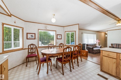 33 59316 Range Rd 54, Rural Barrhead County, AB - Indoor Photo Showing Dining Room