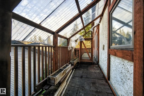 Sunroom with clear panel roofing and wood-frame construction - 33 Glen Meadow Crescent, St. Albert, AB - Indoor Photo Showing Other Room