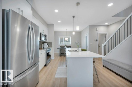 5 1729 Keene Crescent, Edmonton, AB - Indoor Photo Showing Kitchen With Stainless Steel Kitchen With Double Sink With Upgraded Kitchen