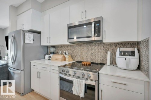 5 1729 Keene Crescent, Edmonton, AB - Indoor Photo Showing Kitchen With Stainless Steel Kitchen