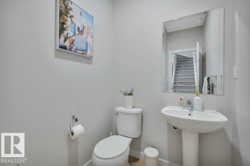 5 1729 Keene Crescent, Edmonton, AB - Indoor Photo Showing Bathroom