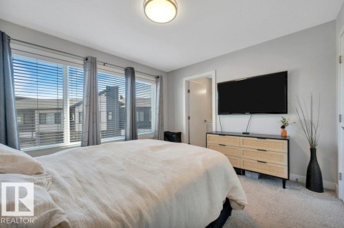 5 1729 Keene Crescent, Edmonton, AB - Indoor Photo Showing Bedroom