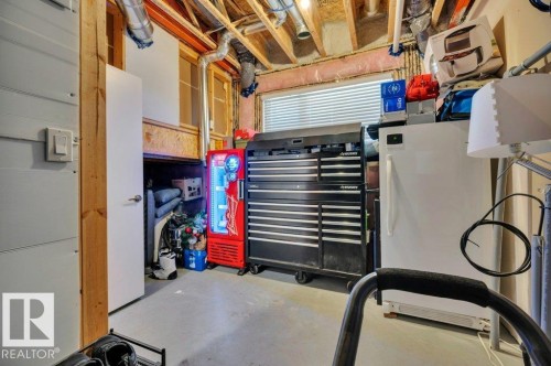 5 1729 Keene Crescent, Edmonton, AB - Indoor