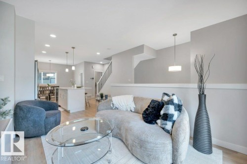 5 1729 Keene Crescent, Edmonton, AB - Indoor