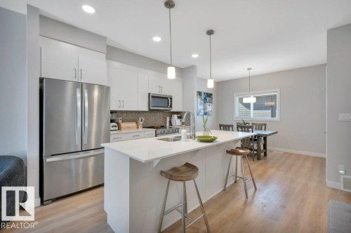 5 1729 Keene Crescent, Edmonton, AB - Indoor Photo Showing Kitchen With Stainless Steel Kitchen With Upgraded Kitchen