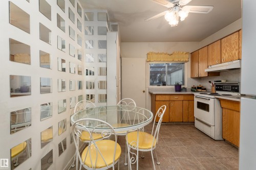 11315 75 Avenue, Edmonton, AB - Indoor