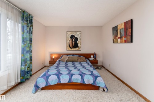 11315 75 Avenue, Edmonton, AB - Indoor Photo Showing Bedroom